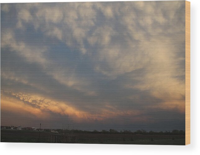 Stormscape Wood Print featuring the photograph Nebraska Mammatus Sunset #4 by NebraskaSC
