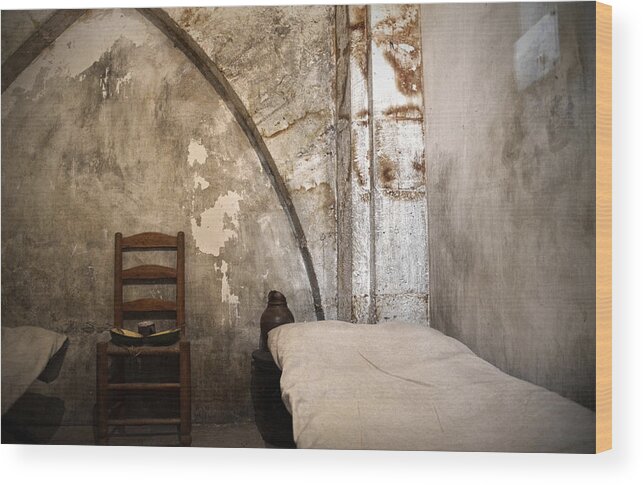 Guard Room Wood Print featuring the photograph A cell in La Conciergerie de Paris by RicardMN Photography