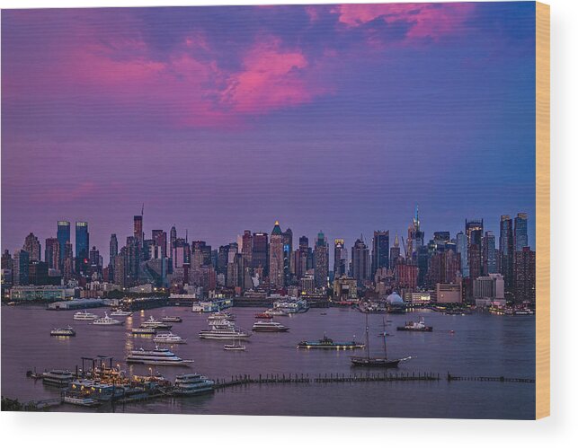 Manhattan Wood Print featuring the photograph A Spectacular New York City evening by Susan Candelario