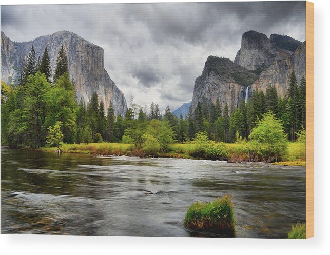 Gates Of The Valley Wood Print featuring the photograph A Storm Draws Near by Lynn Bauer