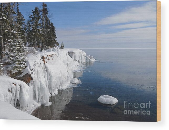 North Shore Wood Print featuring the photograph A Superior Winter Day #2 by Sandra Updyke