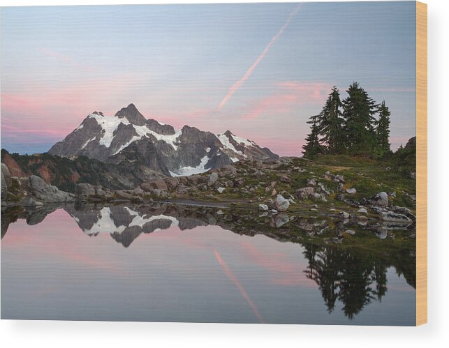 Airplane Trail Wood Print featuring the photograph Artist Point Tarn by Michael Russell