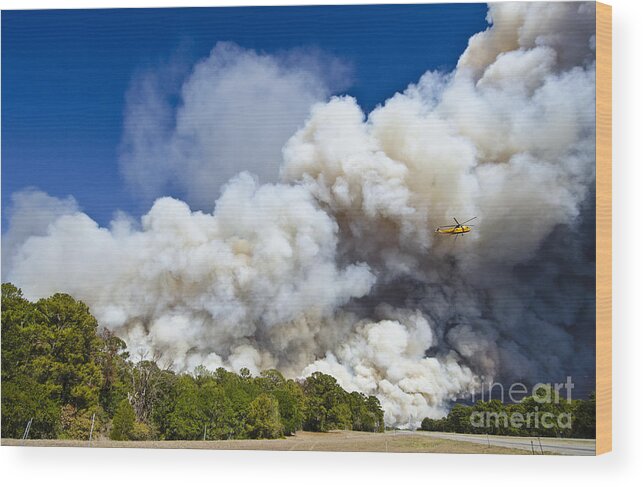 Texas Wood Print featuring the photograph Bastrop Burning Helicopter by Richard Mason