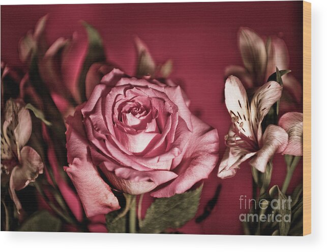 Rose Wood Print featuring the photograph Bold pink rose bouquet by Linda Matlow