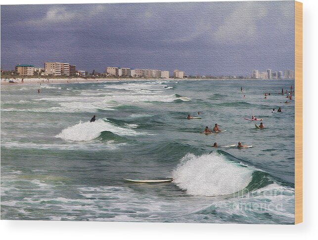 Beach Wood Print featuring the photograph Busy Day In The Surf by Deborah Benoit