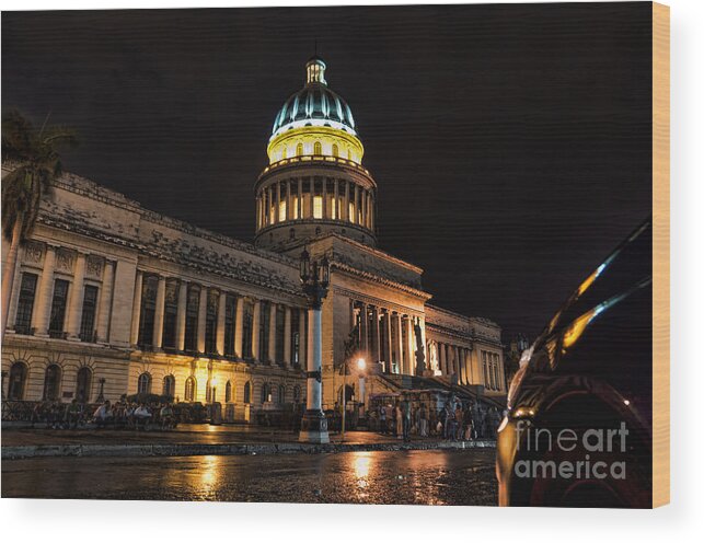 Capitolio Wood Print featuring the photograph Capitolio Habanero by Jose Rey