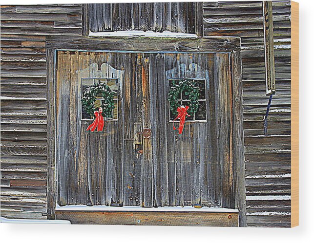 Christmas Barn Doors Wood Print featuring the photograph Christmas Barn Doors by Suzanne DeGeorge