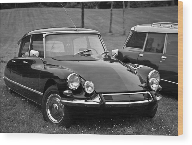 B&w Wood Print featuring the photograph Citroen DS21 by Ronda Broatch