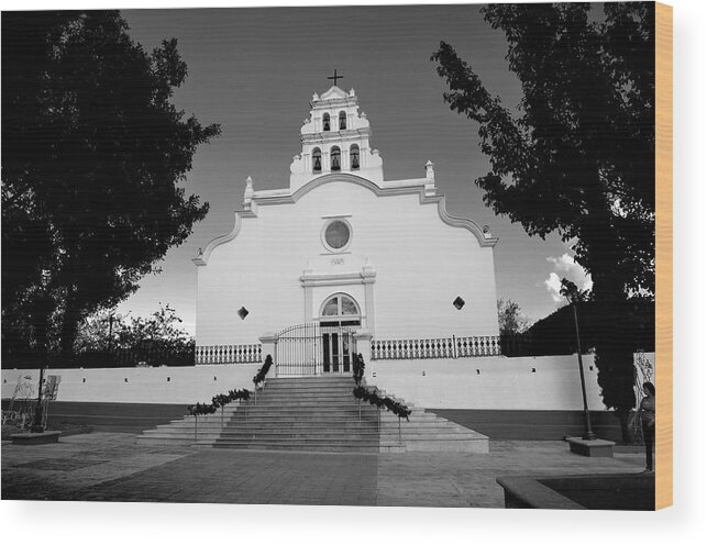 San Blas De Illescas Wood Print featuring the photograph Coamo Church and Plaza B W 1 by Ricardo J Ruiz de Porras