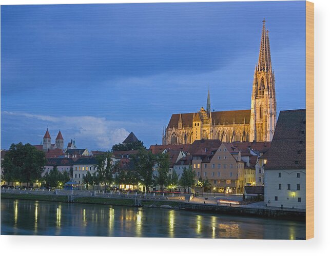 Twilight Wood Print featuring the photograph Deutschland, Regensburg, Stadtansicht by Tips Images