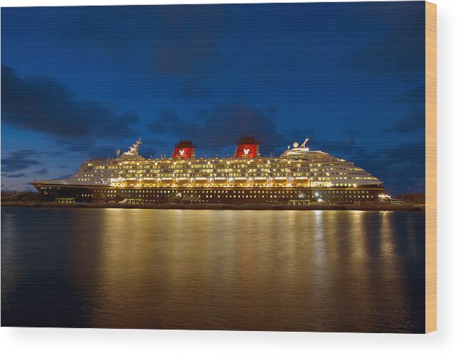 Orias Wood Print featuring the photograph Docked In The Bahamas C6J5497 by David Orias