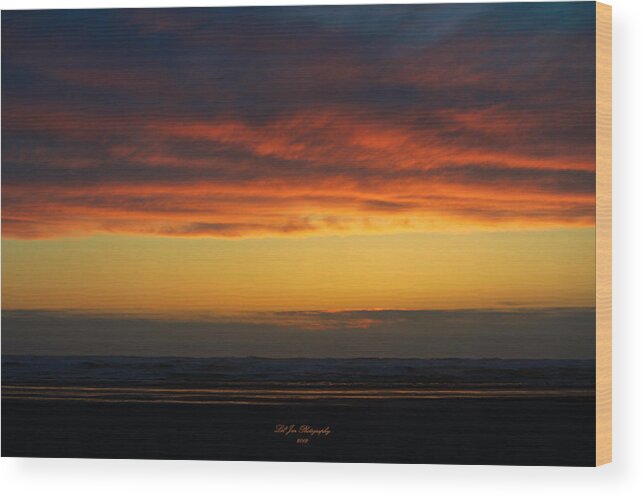 Ocean Wood Print featuring the photograph End Of A Perfect Day by Jeanette C Landstrom