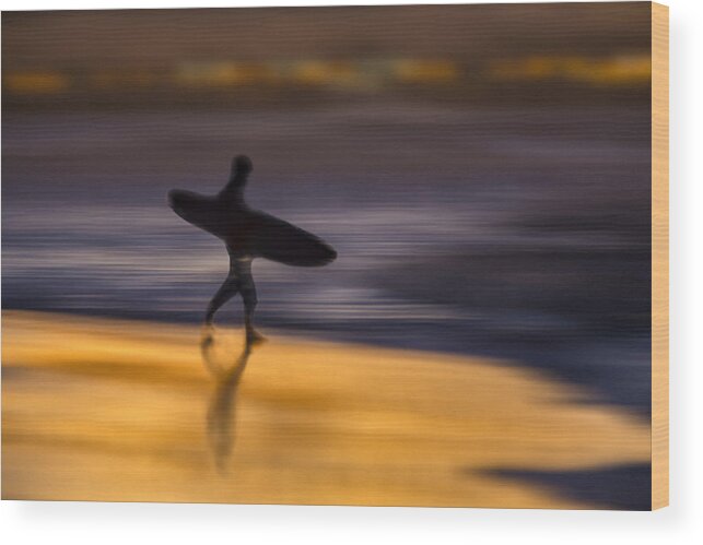 Orias Wood Print featuring the photograph Enter the Surf 73A0146 by David Orias