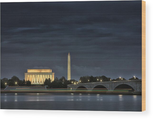 Washington Wood Print featuring the photograph Floating By by Robert Fawcett