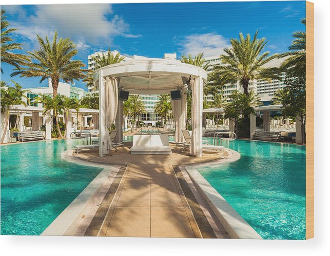 Architecture Wood Print featuring the photograph Fontainebleau Hotel by Raul Rodriguez