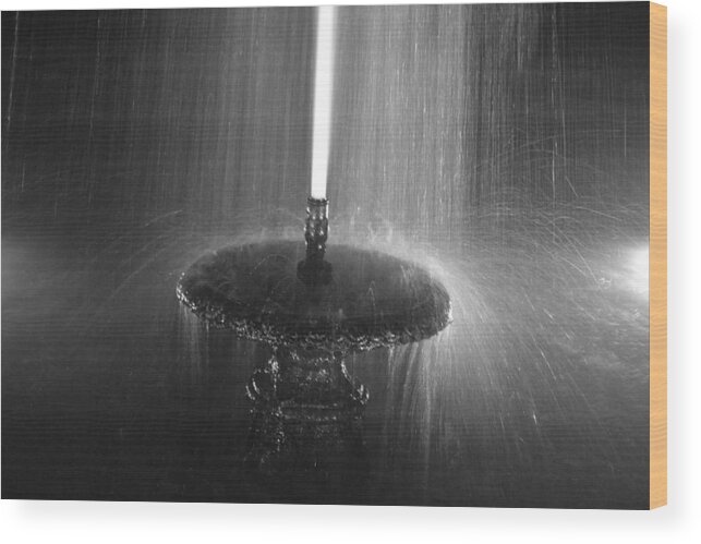 Fountain Wood Print featuring the photograph Fountain Spray by Bill Mock