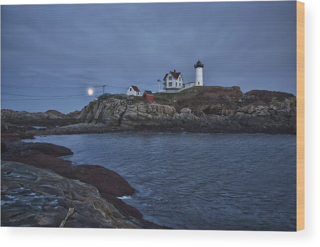 Maine Lighthouse Wood Print featuring the photograph Full Moon Rise Over Nubble by Jeff Folger