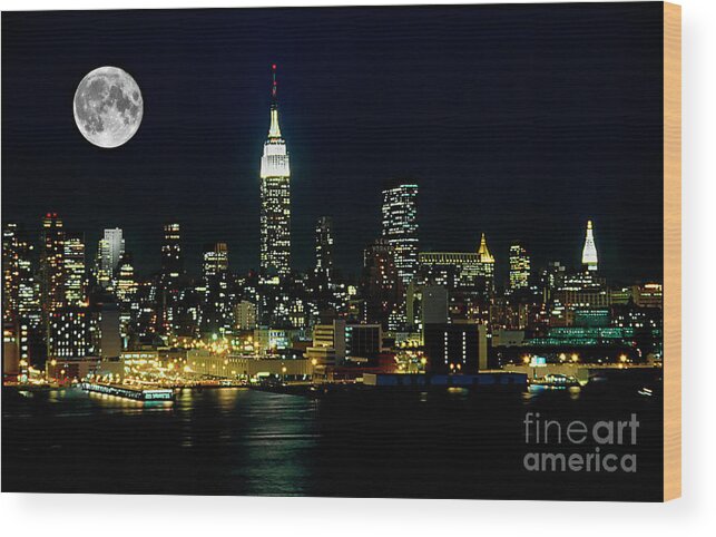 Nyc Wood Print featuring the photograph Full Moon Rising - New York City by Anthony Sacco