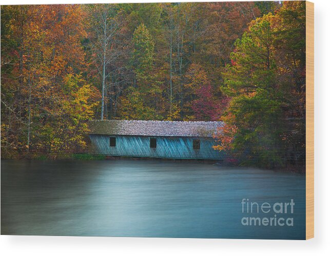 Alabama Wood Print featuring the photograph Green Mountain Covered Bridge Huntsville Alabama by T Lowry Wilson