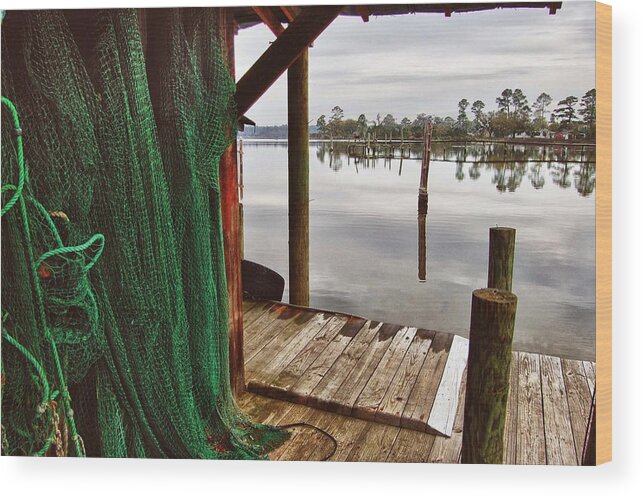 Alabama Wood Print featuring the digital art Green Net and the Sunset by Michael Thomas