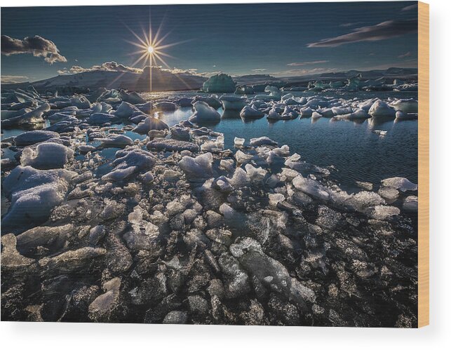 Scenics Wood Print featuring the photograph Icebergs Floating In The Jokulsarlon by Arctic-images