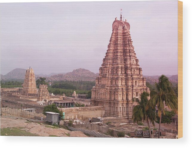 Hinduism Wood Print featuring the photograph Inde Temple Hampi by Lissillour