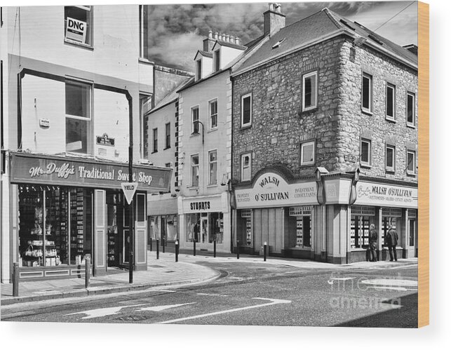 Irland Wood Print featuring the photograph Irish Shops by Juergen Klust