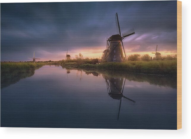 Netherlands Wood Print featuring the photograph Kinderdijk Windmills by Jes?s M. Garc?a