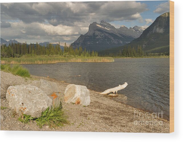 Rocks Wood Print featuring the photograph Knife Edge by Charles Kozierok