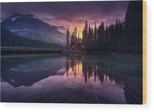 Rocky Wood Print featuring the photograph Lake House Sunrise by Jes?s M. Garc?a