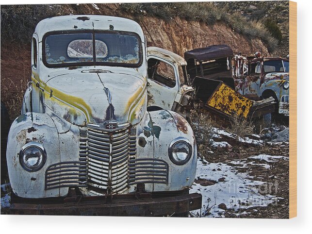 Leecraig Wood Print featuring the photograph Looks Like We Got a Convoy by Lee Craig