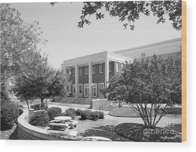 Clinton Wood Print featuring the photograph Mississippi College Rogers Student Center by University Icons