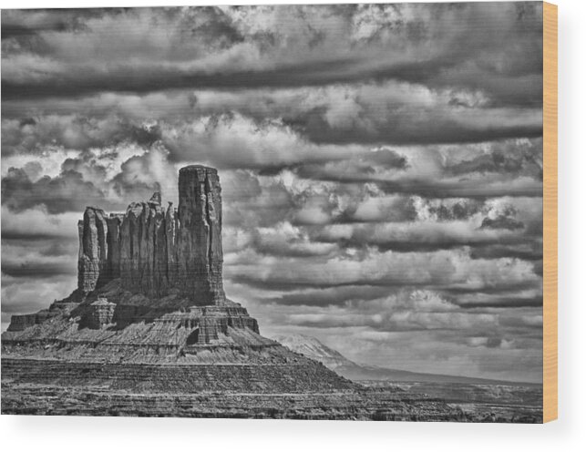  Monument Valley Photographs Wood Print featuring the photograph Monument Valley 6 BW by Ron White