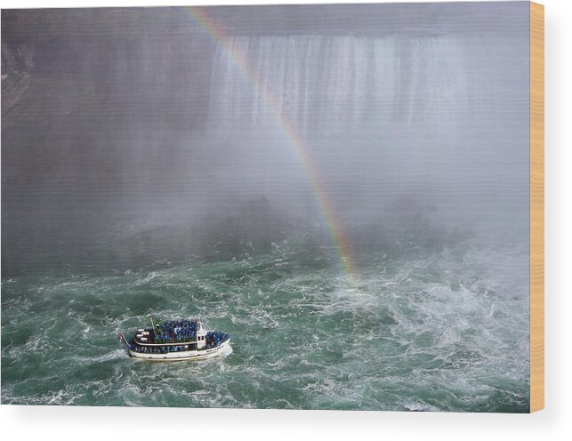 Rainbow Wood Print featuring the photograph Niagara Falls Canada by Dragan Kudjerski