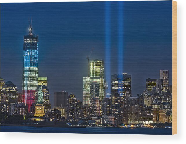 Tribute In Light Wood Print featuring the photograph NYC Remembers September 11 by Susan Candelario