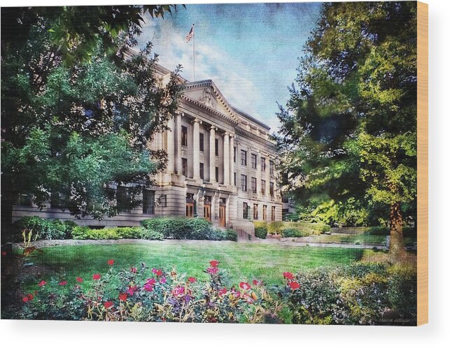 Old Guilford County Courthouse Wood Print featuring the photograph Old Guilford County Courthouse Summertime by Melissa Bittinger