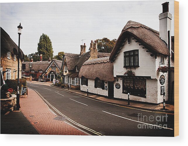Isle Of Wight Wood Print featuring the photograph Old Shanklin Isle Of Wight by Andy Myatt