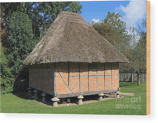 Traditional Old Cottage Britain Barn Thatch Wood Print featuring the photograph Old Thatched Barn Britain by Julia Gavin