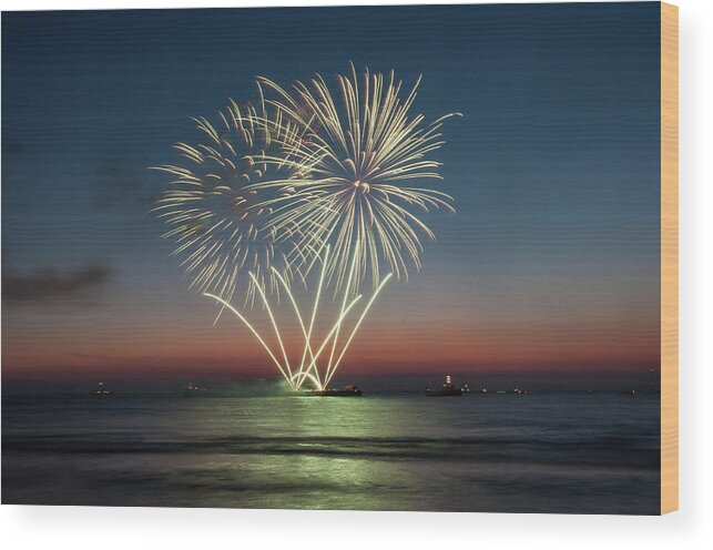 Firework Display Wood Print featuring the photograph Party At The Beach by Vikas Gupta