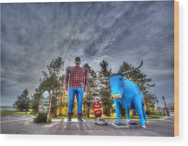 Paul Bunyan Wood Print featuring the photograph Paul Bunyan and Babe the Blue Ox in Bemidji by Shawn Everhart