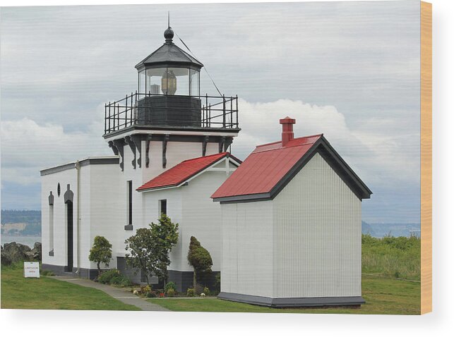 Point No Point Lighthouse Wood Print featuring the photograph Point No Point Lighthouse by E Faithe Lester