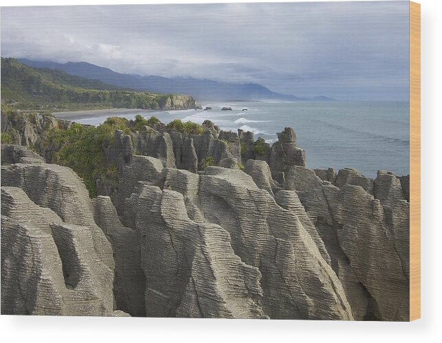 New Zealand Wood Print featuring the photograph Punakaiki Pancake Rocks by Stuart Litoff