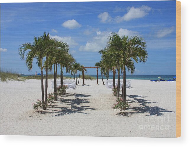 Beach Wood Print featuring the photograph Ready for Love by Jayne Carney