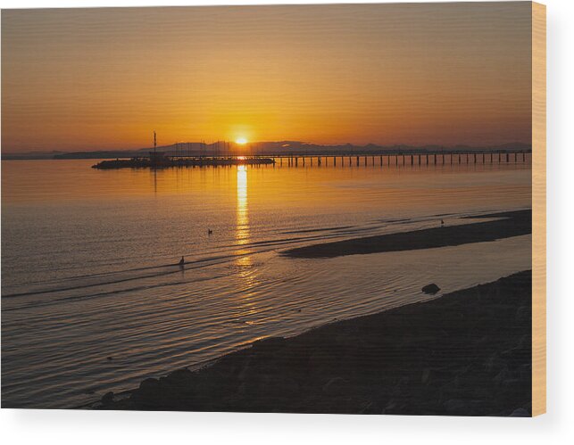 White Rock Wood Print featuring the photograph Setting on the Boardwalk 2 by Monte Arnold