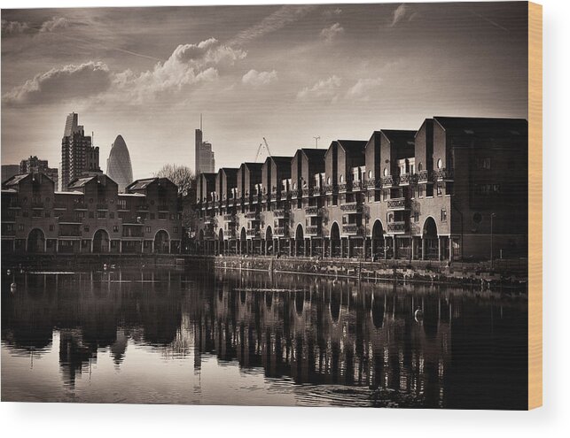 Canal Wood Print featuring the photograph Shadwell Basin by Lenny Carter