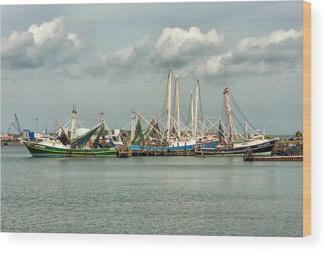 Galveston Wood Print featuring the photograph Shrimpers by Victor Culpepper