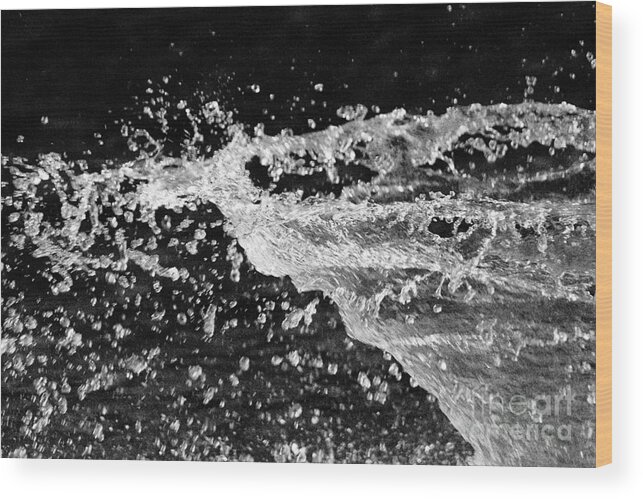 Water Wood Print featuring the photograph Spritz by Eileen Gayle
