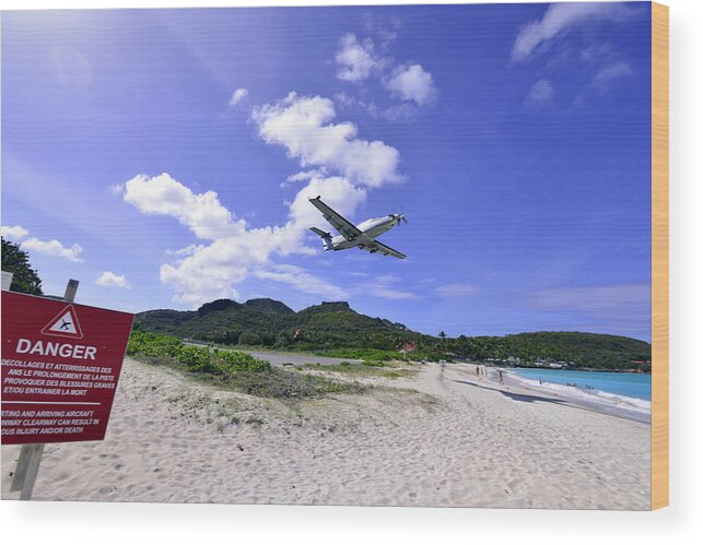 Saint Barth￿my Wood Print featuring the photograph St Barts Takeoff by Matt Swinden