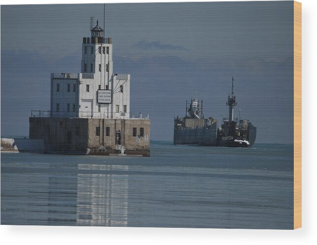 Lighthouse Wood Print featuring the photograph St. Mary's Conquest - Heading Out To Open Water by Janice Adomeit
