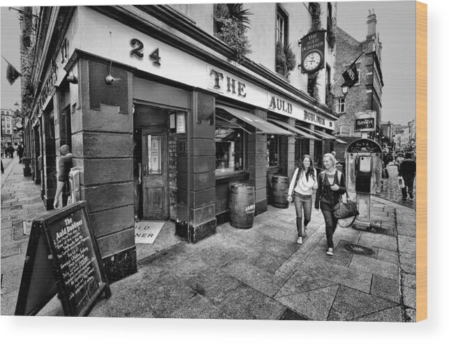 Auld Dubliner Wood Print featuring the photograph The Auld Dubliner by Jim Orr